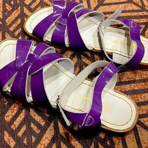 Women’s Saltwater sandals size 8.